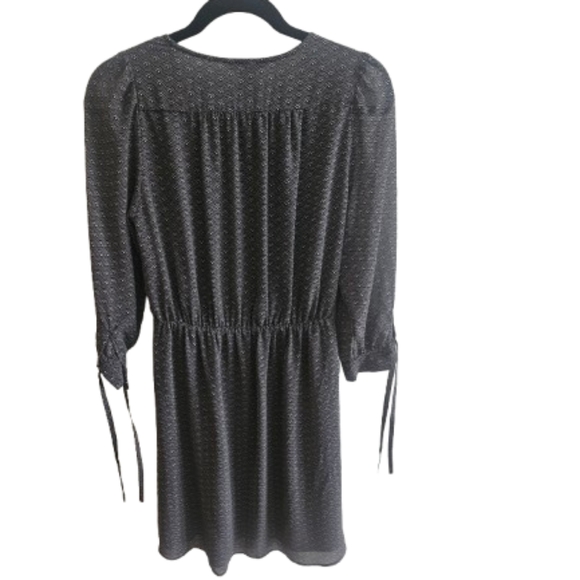 H&M Black Plunge Neck Bishop Sleeve Dress - Picture 2 of 9